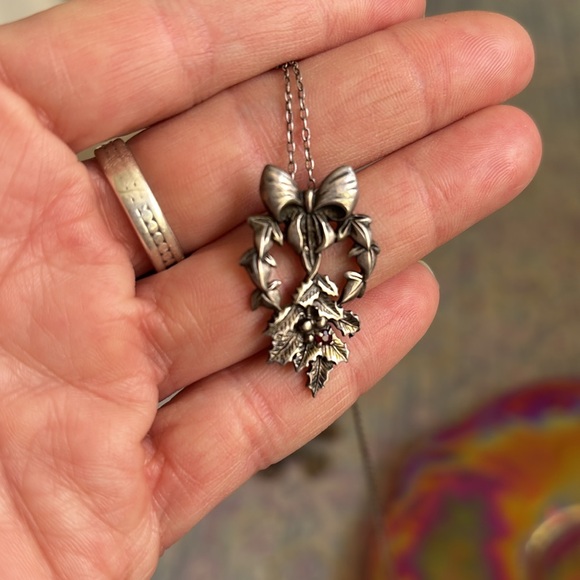 Vintage 1982 Sterling silver Franklin Mint “The Love So True” Ruby Bow Pendant - Picture 10 of 11